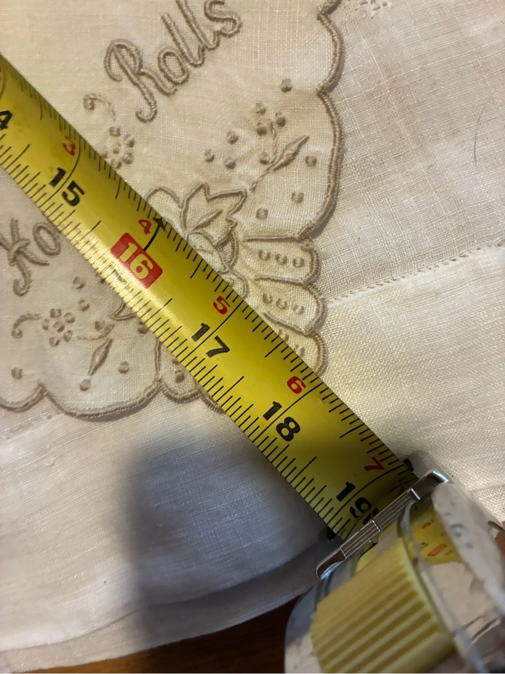 Vintage Embroidered Linen Doilies Set - Basket covers and Bun Warmer Covers